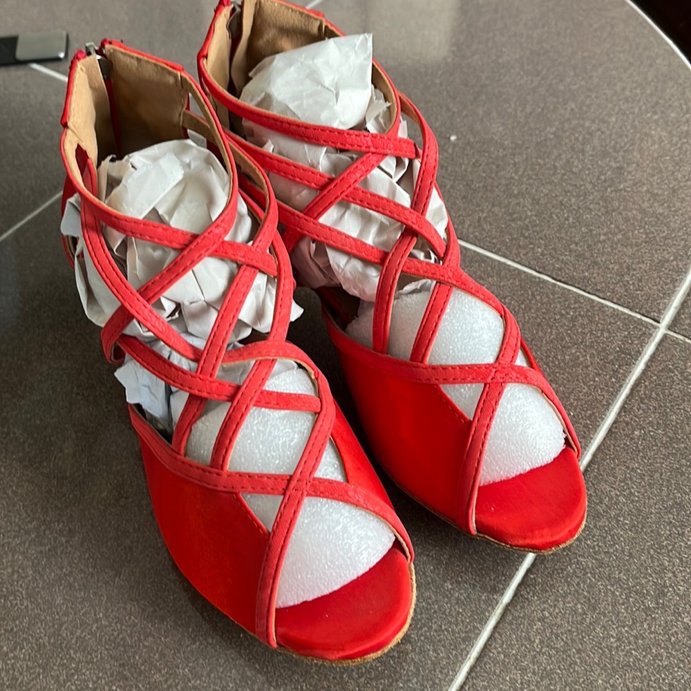 Cute sandals with heels